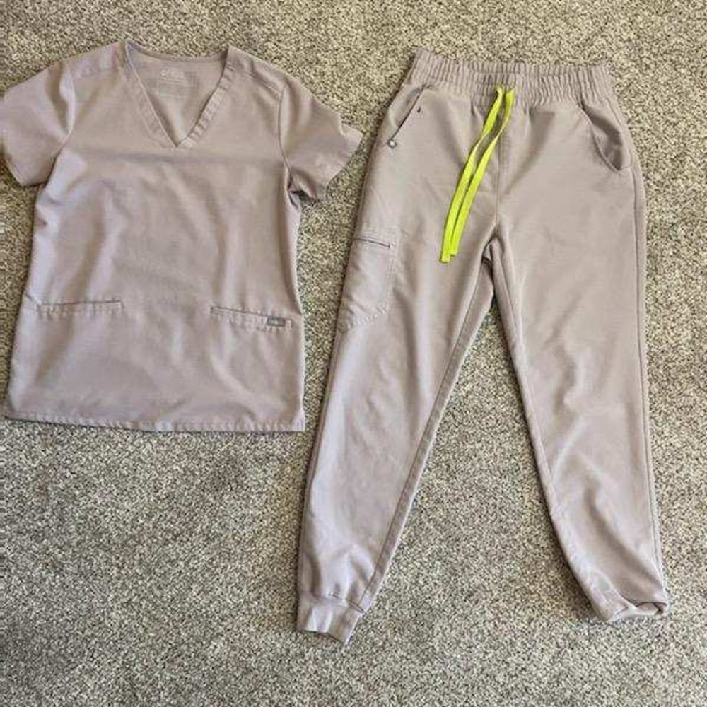 Figs slate scrub set